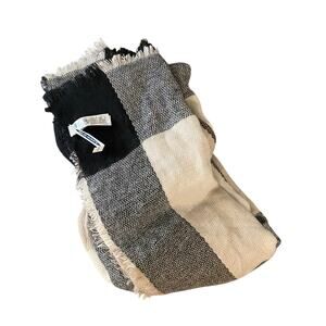 Old Navy Women's Black Plaid Flannel Blanket Scarf New with Tag